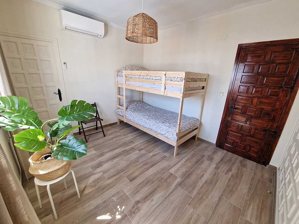 Slaapkamer met stapelbed in Spanje